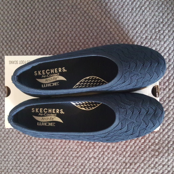 Skechers Navy Arch Fit Vegan Machine Washable Shoes - Picture 2 of 7